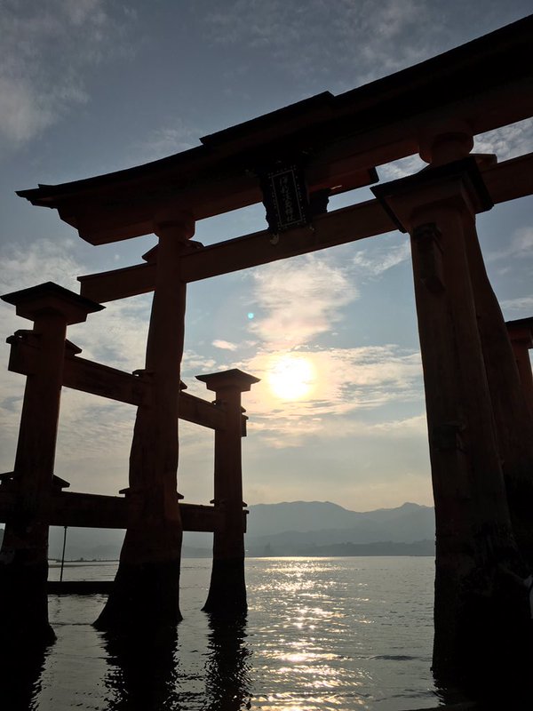 英語で紹介するitsukushima Jinjya 厳島神社 りすさんのしまりすコーポレーション
